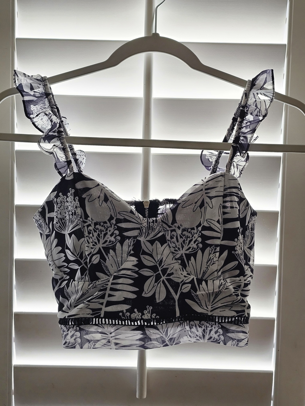 Kendall + Kylie XS Floral Crop Top Black White Ruffle Strap Bustier Corset
